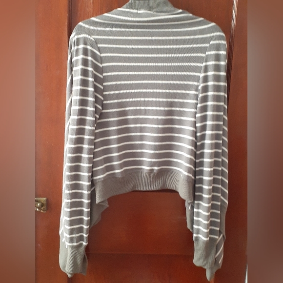 UK2LA Long Sleeve Grey & White Stripe Open Cardigan - Size M - Picture 2 of 3